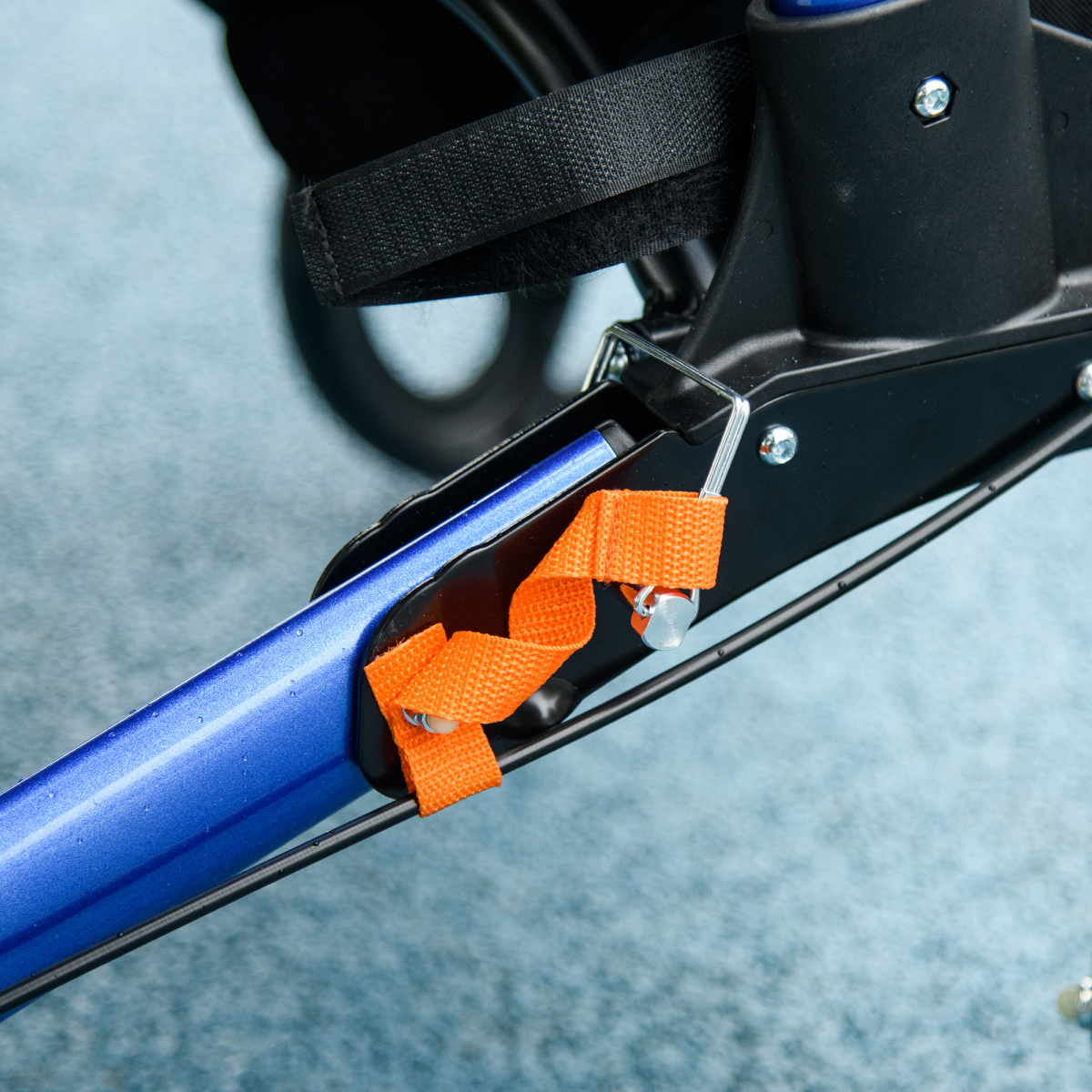 HOMCOM 4 Wheel Rollator Walker with Seat, Adjustable Mobility Walker with Bag, Blue Frame