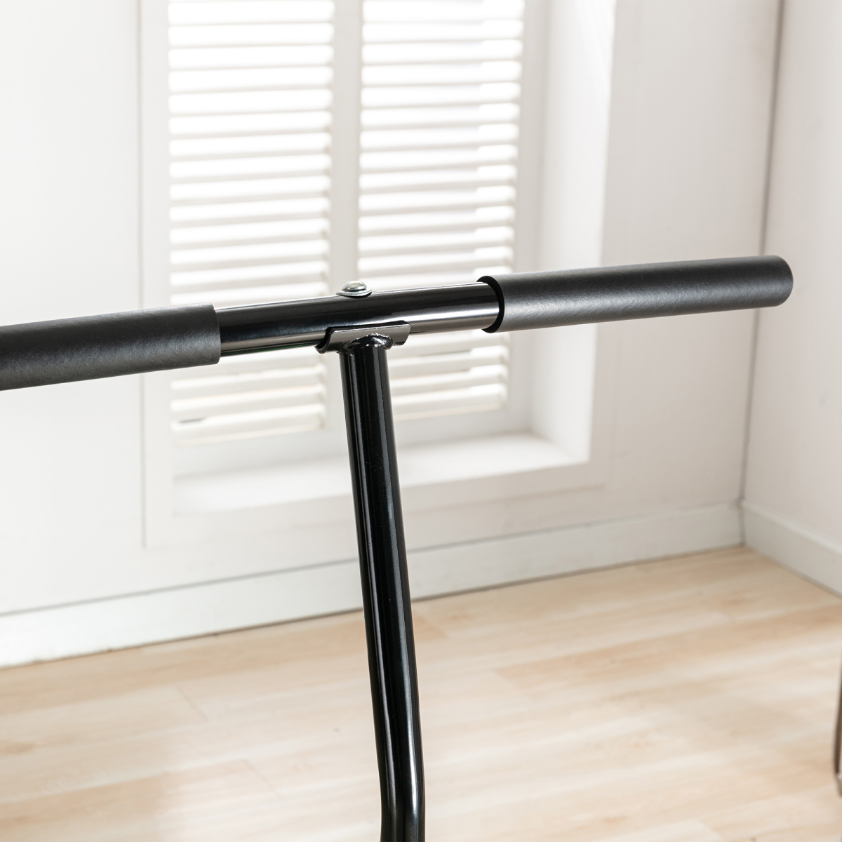 HOMCOM Foldable Trampoline Bouncer Jumper with Adjustable Handle for Adults & Teens – Green