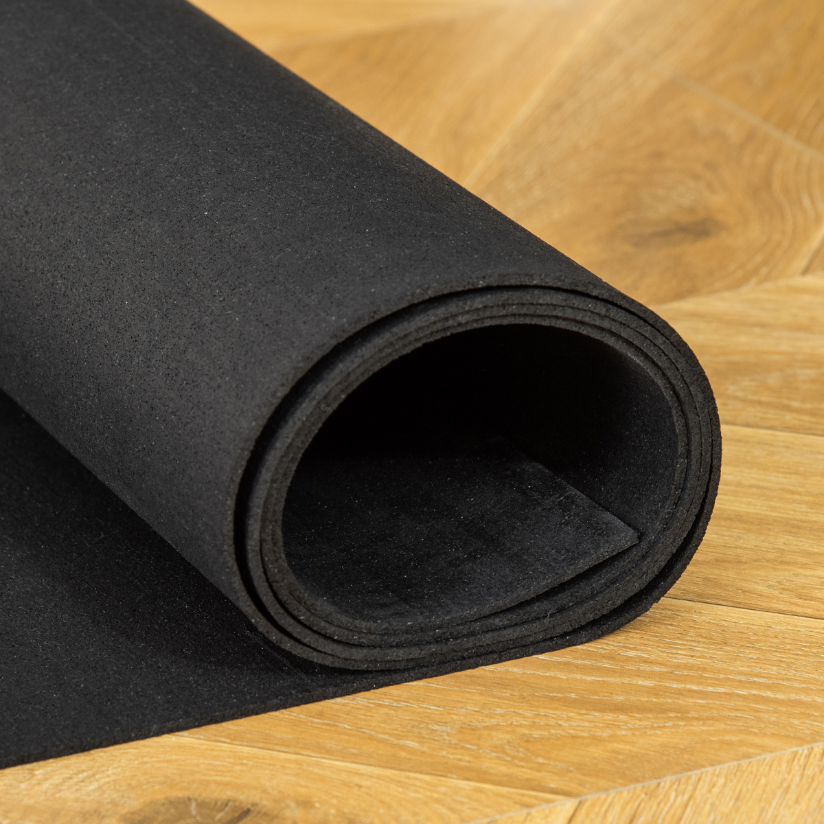 Professional Rubber Darts Mat with 4 Throwing Distances – Pub, Club & Home Use, Black