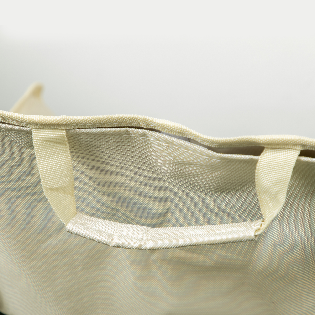 Outsunny Folding Camping Chair with Storage Pocket & Carry Bag – White