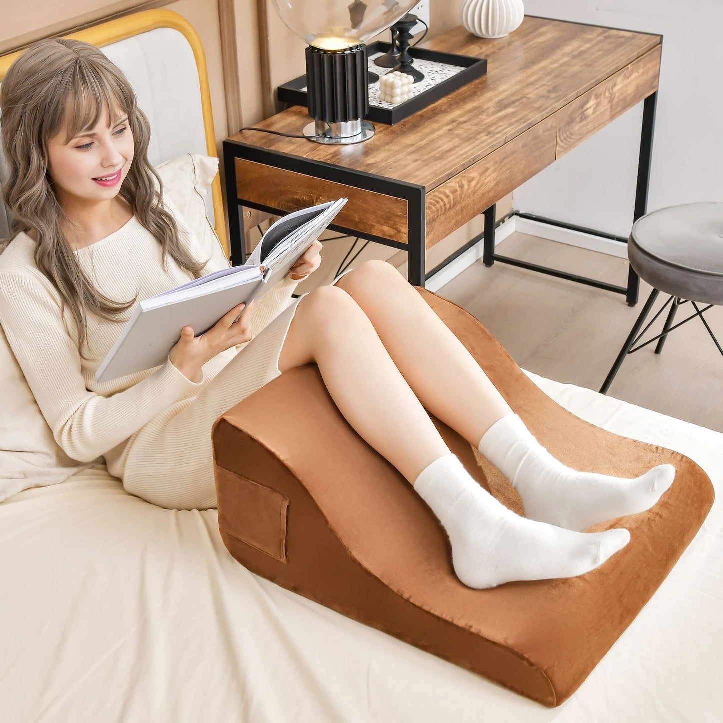 Wedge Pillow Set with Integrated Tablet Stand and Side Pockets